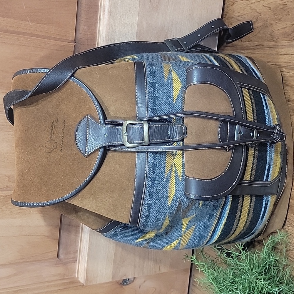 Handmade Leather & Wool Backpack - Picture 5 of 14